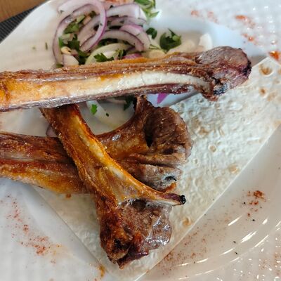 Каре дагестанского барашка на мангале в Хинкальная по цене 1300 ₽