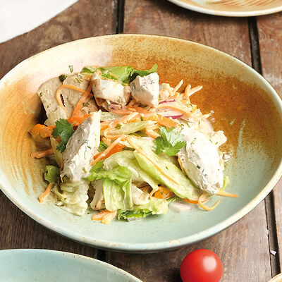 Салат с творожными кнелями в Гамарджоба по цене 590 ₽