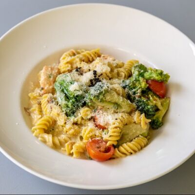 Паста с лососем и брокколив Mybion по цене 970 ₽