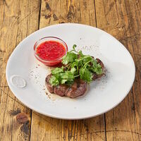 Медальоны филе-миньон в Сыроварня