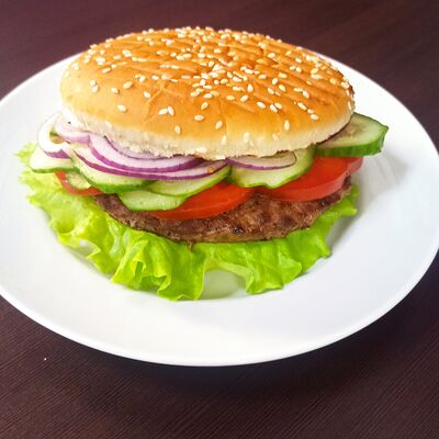 Гранд бургер с говяжьей котлетой в Broburger по цене 320 ₽