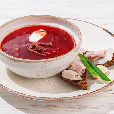 Борщ с говядиной в Матрёшка по цене 510 ₽