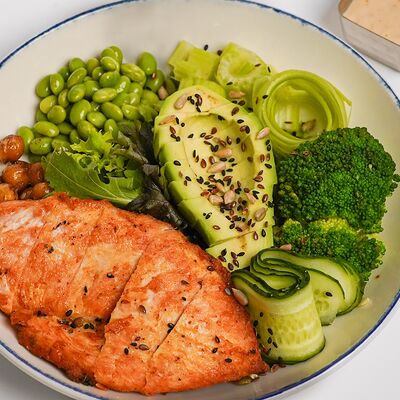 Боул с курицей в Муси по цене 750 ₽