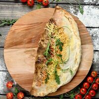 Кальцоне в Lion Pizza