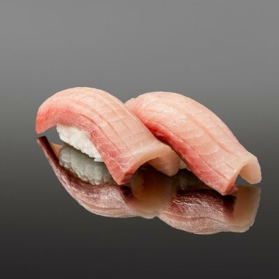 Суши с лакедрой в OUGI по цене 638 ₽