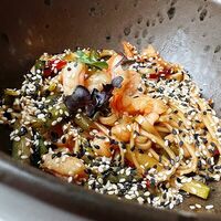 Вок с креветками в Sant