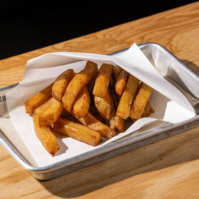 Картофель фри в SALUT! по цене 200 ₽