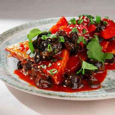 Тофу с овощами в остром соусе в Sarang по цене 458 ₽