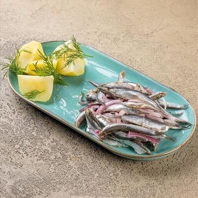 Малосольная хамса с картофелем и луком в У рыбака по цене 450 ₽