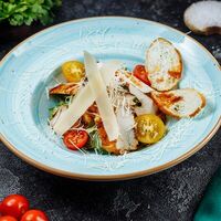 Цезарь с курицей в Таксиммайдан
