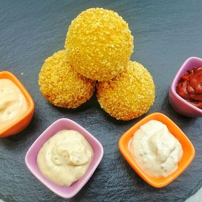 Картофельные шарики с сыром в Шаверма-бар Рыба мОя по цене 210 ₽