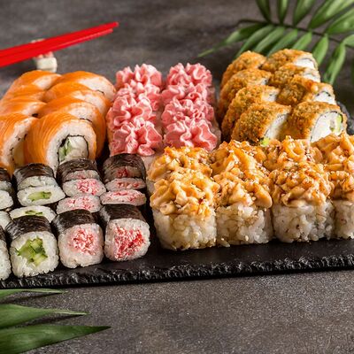 Набор микс роллов Волна в Суши-бар Тунец по цене 1383