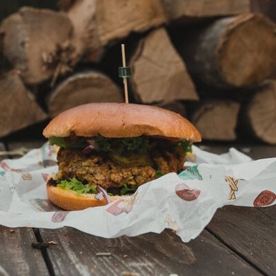 Бургер с говядиной в Smoky Dog по цене 530 ₽