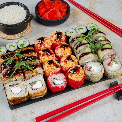 Сет Семейный в X-Delivery по цене 2300 ₽