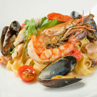 Паста с морепродуктами в Сим Cити Home