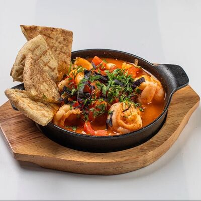 Шакшука с тигровыми креветкамив Миндаль по цене 708 ₽