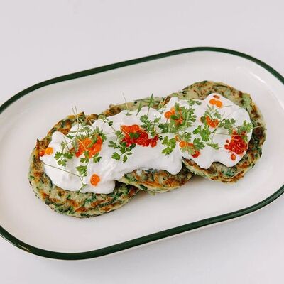 Оладьи из кабачков с красной икрой и страчателлой в SOVA по цене 850 ₽