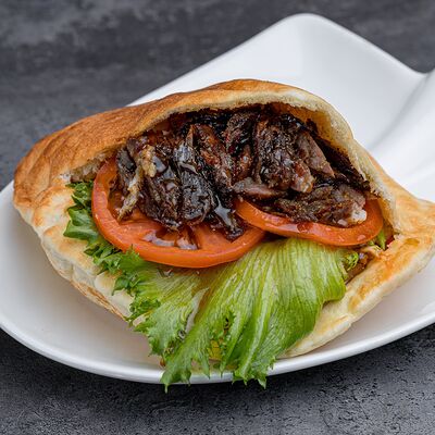 Шаверма с говядиной в пите в А когда не Вкусно?! по цене 399 ₽