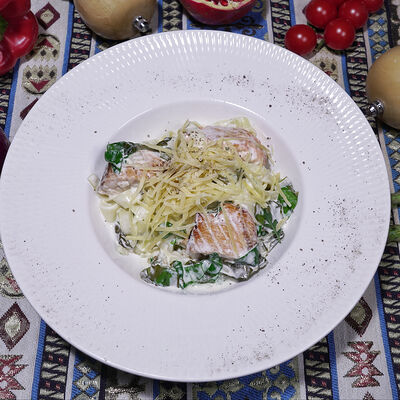 Феттуччине с сёмгой и шпинатом в Ресторан Барашек по цене 1300 ₽