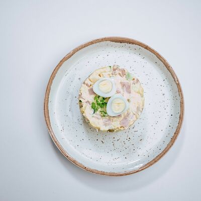 Салат Оливьешка в Кафе-парк Теремок по цене 160 ₽