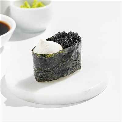 Гункан с икрой Ламинарии в SeabasSushi по цене 225 ₽