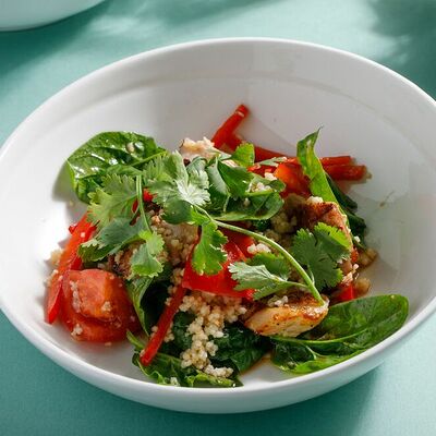 Салат с цыпленком и кускусом в Кукумбер по цене 760
