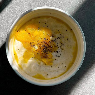 Каша рисовая с манго и апельсином в Гости, бистро по цене 410 ₽