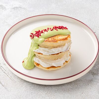 Панкейки с кремом фисташка в Шоколадница по цене 450 ₽