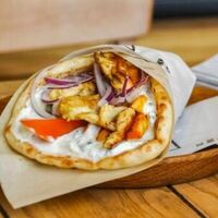 Гирос с наггетсами в Сербскийбургер