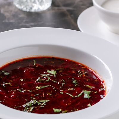 Борщ c уткой в Кристалл по цене 650 ₽