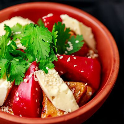 Салат с хрустящими баклажанами в Хачучачу по цене 710 ₽