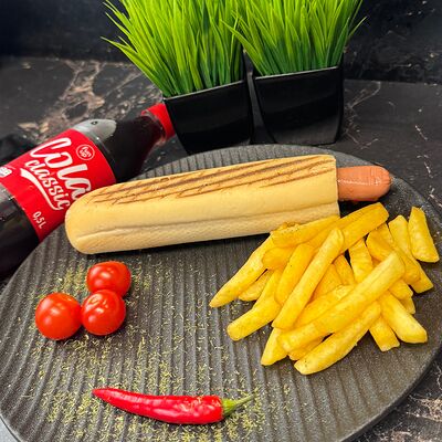 Френч хот-дог, картофель фри, Кола Fun Up в HOT DOG BRO по цене 520 ₽