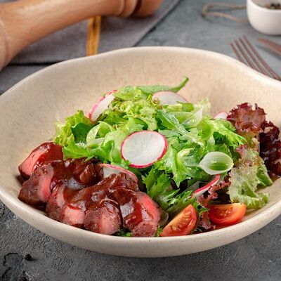 Тёплый салат с мраморной говядиной в Unity по цене 430 ₽