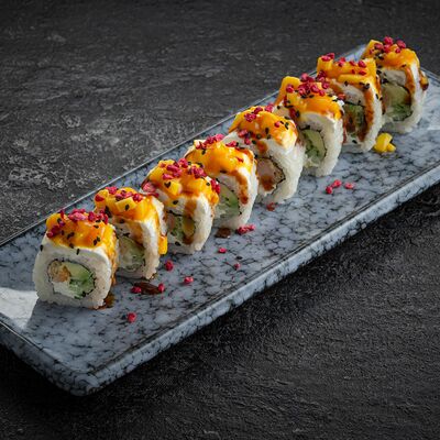 Креветка темпура с манго и сливочным сыром в Ikigai по цене 680 ₽