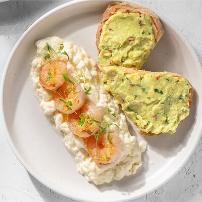 Скрэмбл с креветками и гуакомоле в BEERMAN&Schlitz по цене 770 ₽