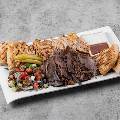 Донер на тарелке ассортив Мармарис по цене 4285 ₸