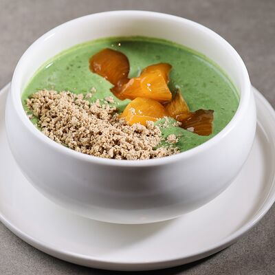 Зелёная гречка со шпинатом, манго и халвой в 321 Club by Novikov по цене 750