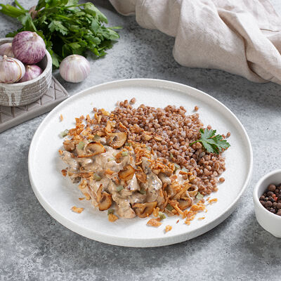 Бефстроганов с гречкой в Магбургер & Братья Караваевы по цене 229