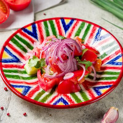 Салат Нарезка овощей в Восточный уголок по цене 369 ₽