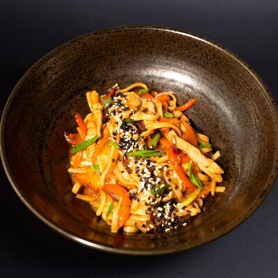 Wok с Курицей и гарниром на выбор в Пудл Нудл по цене 440 ₽