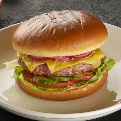 Чизбургер три сыра в Хмель и солод по цене 699 ₽