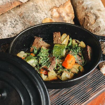 Жаркое с говядиной и овощами в Сыроварня по цене 790