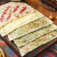 Кутаб с зеленью и сыром в Халиф