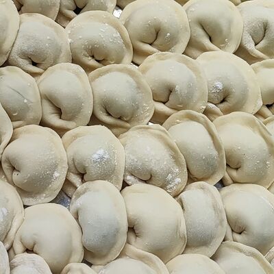 Домашние пельмени с курицей замороженные в В нашем дворе по цене 660 ₽