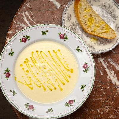 Крем-суп из цветной капусты в Centrale bistro по цене 470 ₽