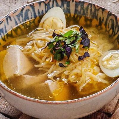 Лапша с курицей в Кишмиш Oйla по цене 415 ₽