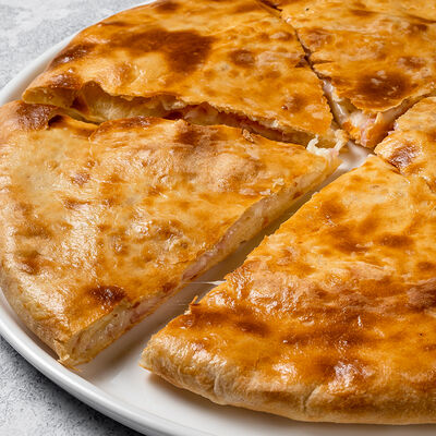 Хачапури с ветчиной и сыром в Ресторан Батони по цене 855 ₽