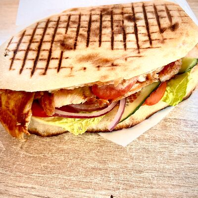 Шаурма Донар в лепёшке в Bomb Chicken по цене 359 ₽