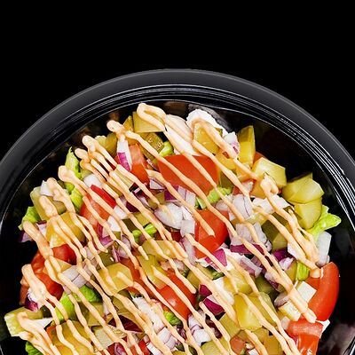 Салат Чизбургер с курицей в Дакота по цене 402 ₽