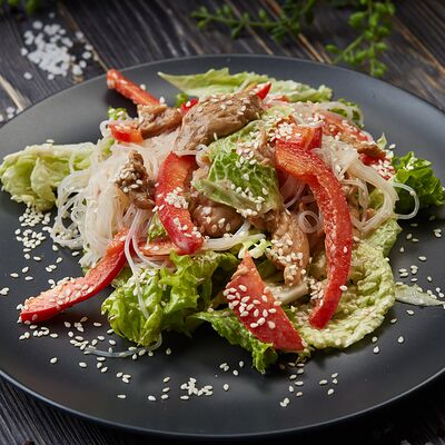 Тайский салат c курицей в 909 Pizza& Pasta по цене 379 ₽